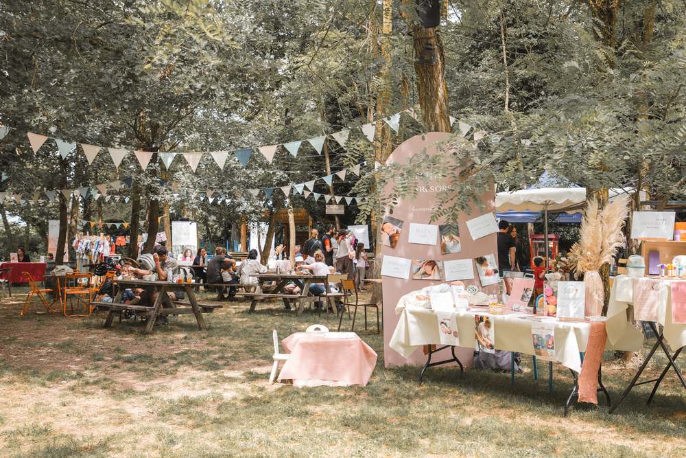 Village des exposants du festival Devenir Parents 2025